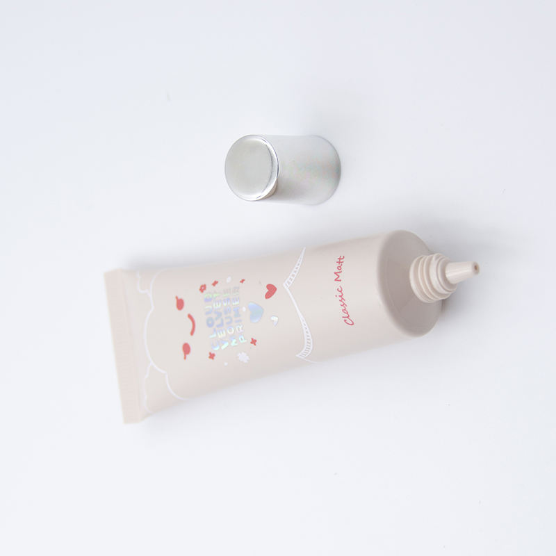 OEM15ML BB Foundation Liquid Cream Длинный наконечник сопла Винтовая крышка PE Косметическая упаковка для тюбиков Солнцезащитный крем для глаз с сжимаемой трубкой