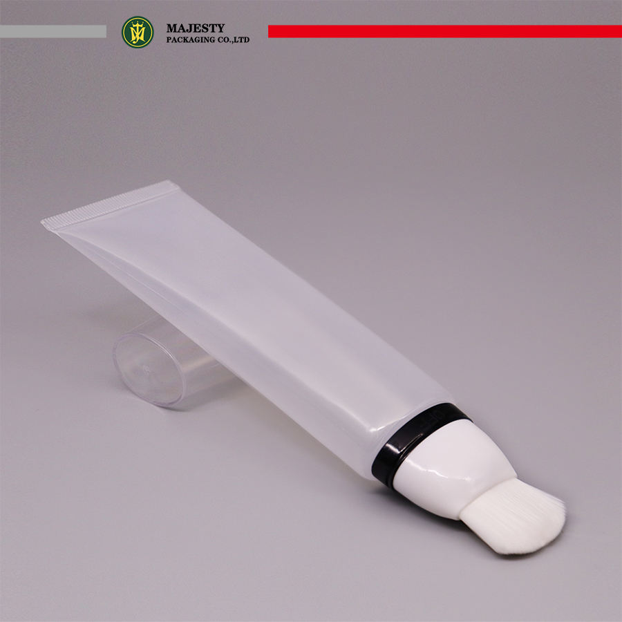 Изготовленный на заказ пустой пластиковый тюбик с аппликатором с мягкой кистью для тюбика с косметической основой
