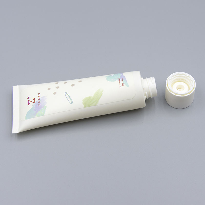 Индивидуальная мягкая пластиковая трубка для мытья лица и лосьона для упаковки крема для рук с закручивающейся верхней крышкой Индивидуальный дизайн
