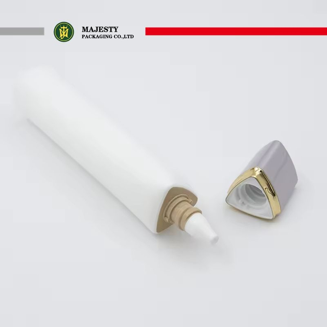 Треугольный тюбик с логотипом под заказ, 30 мм, пустая упаковка, крем для умывания, губная помада, толщина 0,5 мм, материал: полипропилен, винтовая крышка, солнцезащитный крем